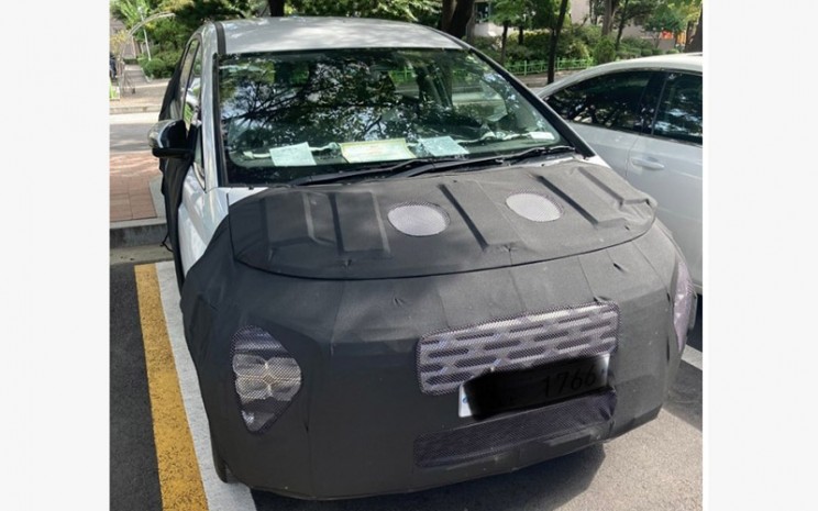 Mobil yang diduga Hyundai Stagazer tertangkap kamera sedang melakukan uji jalan.  - Autospy