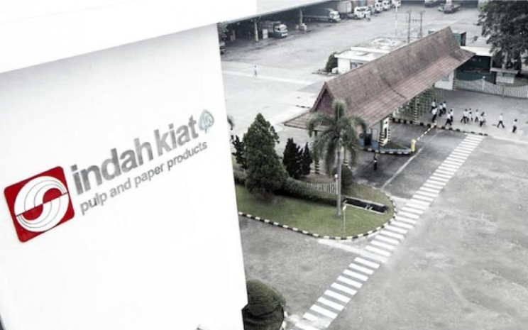 Aktivitas di pabrik kertas PT Indah Kiat and Pulp Paper di Serang, Banten. - indakiat