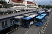 Viral Aksi Heroik Sopir Bus Transjakarta Selamatkan Perempuan yang Mau Bunuh Diri