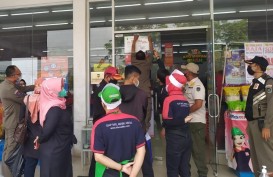 Satpol PP Purwakarta Tindak Minimarket yang Tutup Lebih Malam