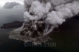 Gunung Anak Krakatau Meletus Lagi, Ketinggian Abu…