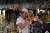 Intip Pendapatan dan Jalur Penjualan Minyak Goreng dari Grup Salim (SIMP)