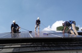 Dukung Pengembangan EBT dan Green Industry, KEK Gresik Mulai Pasang PLTS Atap