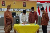 Bantu Petani Kelapa Inhil, Riau Ajukan Pembangunan Jalan ke Bappenas