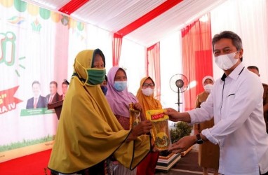 Gelar Operasi Pasar Murah, PTPN IV Sediakan 6.000 Liter Minyak Goreng untuk Warga Medan