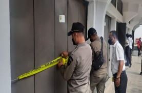 Satpol PP Segel 109 Lapak Pedagang Pasar Johar Semarang