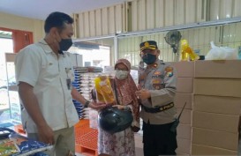 Operasi Pasar Minyak Goreng di Jember, Bulog Menyiapkan 4.200 Liter