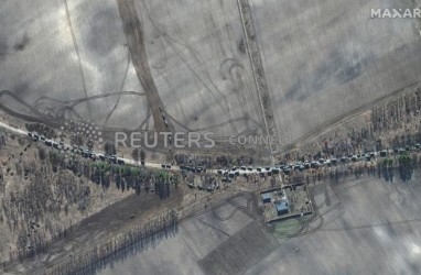 Ngeri! Foto Satelit Tampilkan Konvoi Militer Rusia Menuju Kiev, Ukraina