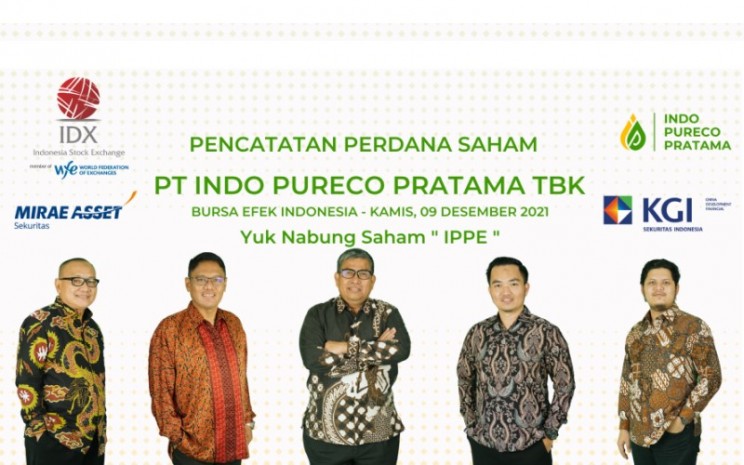 Jajaran direksi PT Indo Pureco Pratama Tbk. dalam seremoni pencatatan saham perdana atau initial public offering (IPO) saham IPPE, Kamis, 9 Desember 2021. - Istimewa