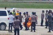 Pakai 4 Helikopter, Proses Evakuasi 8 Jenazah Karyawan PTT dari Lokasi Pembantaian KKB Papua ke RSUD Mimika