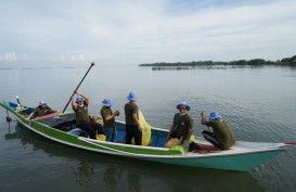 Pesisir Biringkassi Jadi Lokasi Coastal Clean Up dari Semen Tonasa