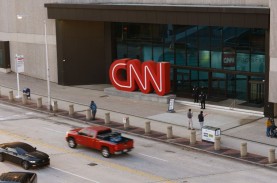 Penyedia Siaran Berita CNN Perluas Bisnis ke Layanan…