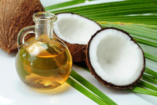 Minyak kelapa obat alami hilangkan kutu