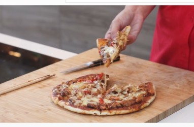 No Ribet! Cara Membuat Pizza Teflon Anti Gagal Ala Chef Devina Hermawan
