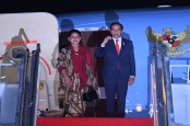 Ibu Iriana Ajak Istri PM PNG Keliling Kebun Raya Bogor dan Beri Selendang Sutra