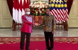 Teken MoU dengan PM Malaysia, Jokowi: Jangan Berhenti di Kertas!