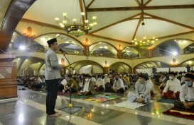 Ridwan Kamil Terharu di Tarawih Malam Pertama Ramadan