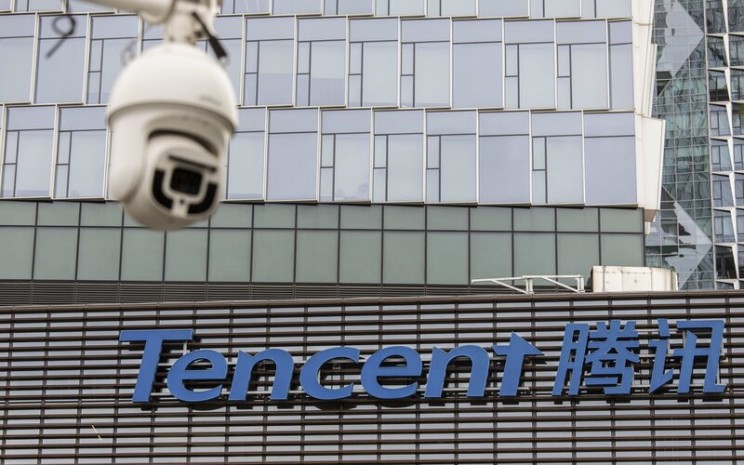 Papan nama perusahaan teknologi China, Tencent - Bloomberg