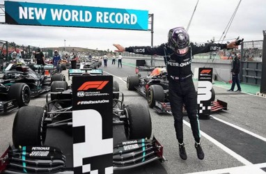 Lewis Hamilton Kecewa dengan Performa Mobil Mercedes