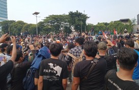 Kronologi Dosen UI Ade Armando Dihajar Massa Hingga Babak Belur saat Demo BEM SI di Depan Gedung DPR 