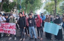 Saat Para Pelajar Dilarang Gabung dalam Demo Tolak Perpanjangan Masa Jabatan Presiden
