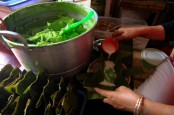 Kue Bongko, Makanan yang Cuma Dijual pada Momen Ramadan