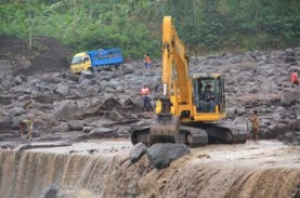 Banjir Lahar di Lereng Gunung Merapi, Truk Tertimbun…
