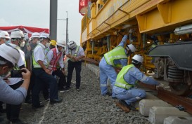 Rel Kereta Cepat Jakarta–Bandung Dipasang, Progres Sudah 82 Persen