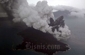 Jangan Dekat-dekat! Gunung Anak Krakatau Masih Berbahaya