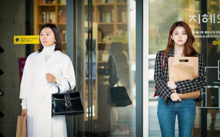 Serial drama Korea The World of the Married menjadi perbincangan hangat penggemar Korea di Indonesia. - Instagram