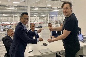Bos BNBR Anindya Diantar Elon Musk Keliling Pabrik…