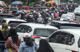 Macet Sejak Pagi! Jalur Puncak Gadog dari Arah Jakarta…