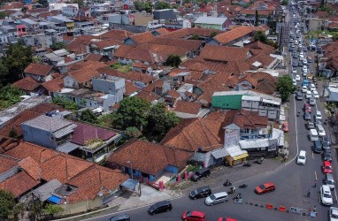 Top 5 News Bisnisindonesia.id: Dari Tekanan Ekonomi Global hingga Evaluasi Arus Mudik & Balik