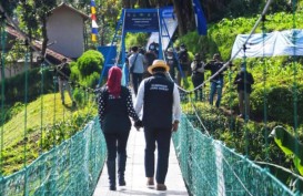 Resmikan Jembatan Gantung Simpay Asih, Ridwan Kamil: Ekonomi Warga Bisa Meningkat