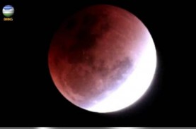 Begini Penampakan Gerhana Bulan Total Blood Moon dari…