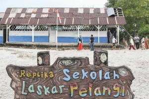Replika Sekolah Laskar Pelangi Menjadi Obyek Wisata Favorit di Belitung Timur