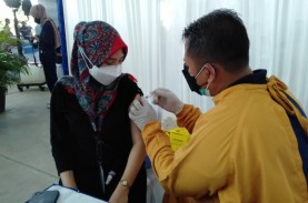 PPKM Resmi Berakhir, Begini Capaian Vaksinasi di Jawa…