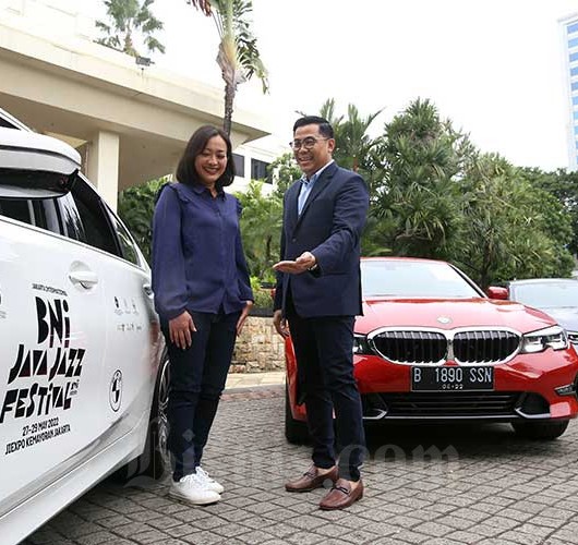 BMW Indonesia Serahkan BMW Seri 3 Terbaru Sebagai VIP Fleet di BNI Java Jazz Festival 2022