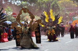 Pawai Bunga dan Budaya Menyemarakkan HUT ke-729 Surabaya