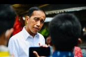 Salurkan Bansos di Solo, Jokowi: Untuk Dorong Ekonomi Pulih 