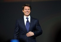 Tom Cruise berbicara tentang keberlanjutan pada pertemuan pemegang saham tahunan Wal-Mart Stores Inc. di Fayetteville, Arkansas, AS, Jumat, (7/6/2013). Bloomberg - Sarah Bentham