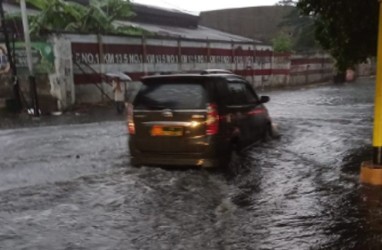 Cuaca Jakarta 4 Juni 2022: Waspada Hujan Kilat pada Siang-Sore Hari