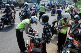 Polisi Larang Naik Motor Pakai Sandal Jepit, Bakal…