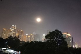 Cantiknya Penampakan Bulan Malam Ini, Efek Supermoon?