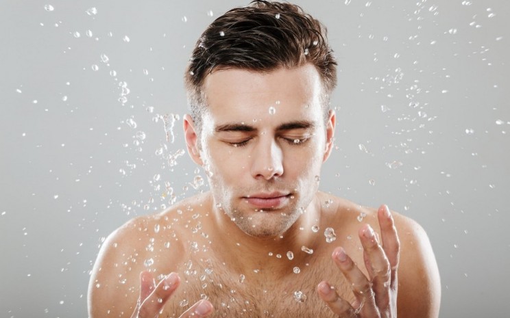 5 Urutan Skincare untuk Pria, Jangan Sampai Terlewat!