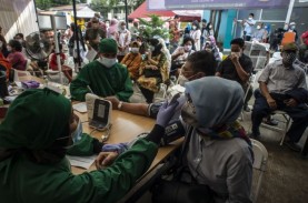 Kasus Covid-19 Meningkat, Indonesia Gelar Vaksinasi…