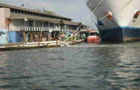 Pelindo Optimalkan 56 Pompa Air Atasi Rob Pelabuhan Tanjung Emas