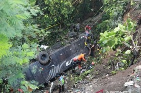 Polisi Ungkap Penyebab Bus Masuk Jurang di Tasikmalaya…