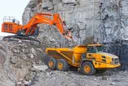 Hitachi Afiliasi Hexindo HEXA Tambah Produksi Excavator