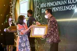 Kemenhub Berikan Penghargaan Kepada Bisnis Indonesia Terkait Pemberitaan Angkutan Mudik Lebaran 2022